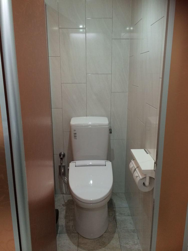 Hotel Sunplaza 2 Annex Осака Екстериор снимка